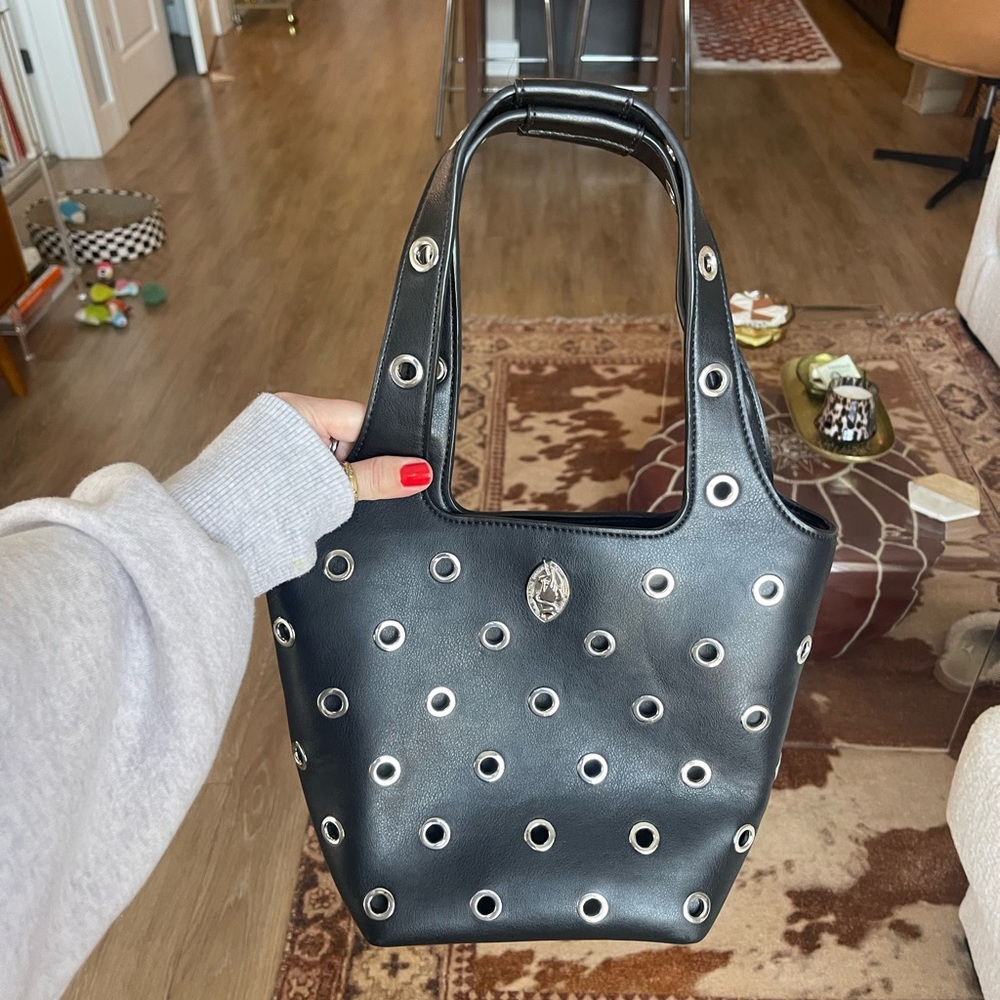 Poppy Lissiman Swiss Sak